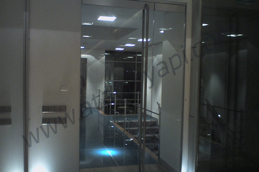 Hey Teksil Pivot Kapı Üretimi