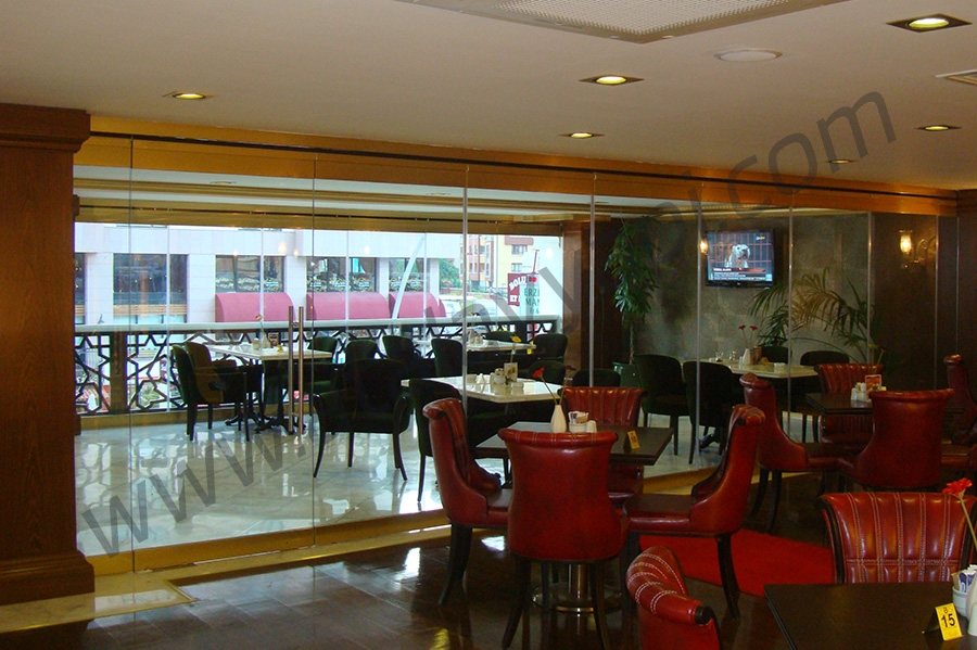 Mado Pastaneleri Cam Cama Kayar Toplanır Üretimi