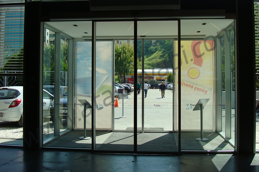 Yapı Endüstri Merkezi (YEM) Fotoselli Otomatik Döner Kapı