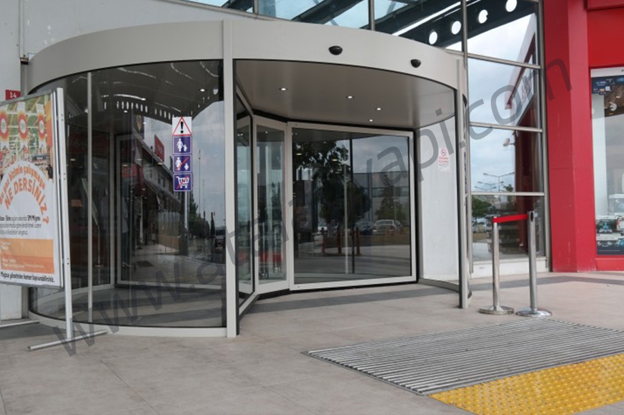 Vitrinli Döner Kapılar Üretimi