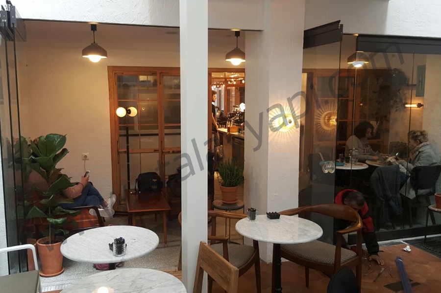 Mado Pastaneleri Cam Cama Kayar Toplanır Üretimi