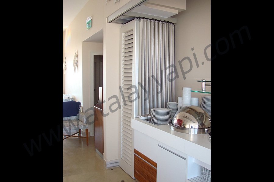 Cvk Taksim Otel Ahşap Panelli Kapı Üretimi