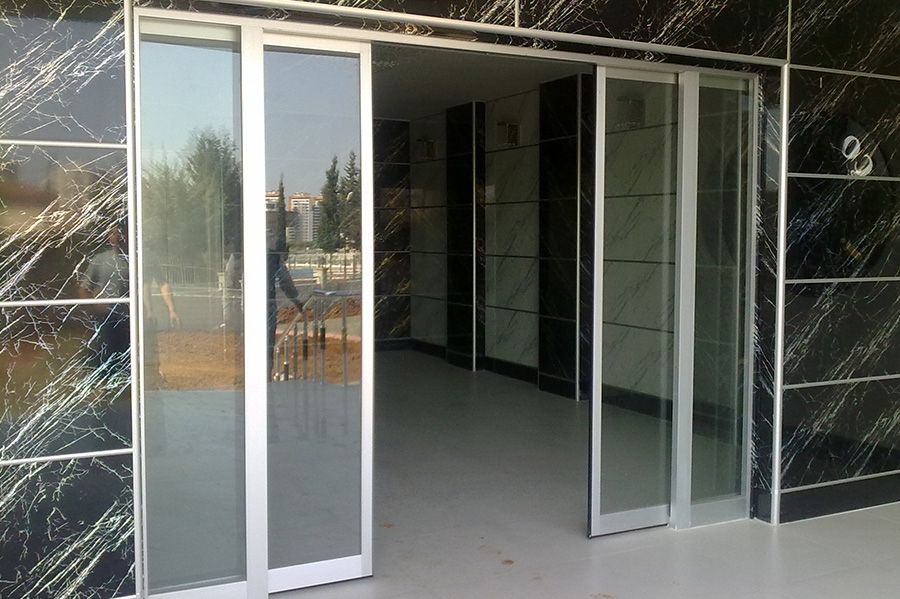 OTOMATİK AÇILIR - KAPANIR KAPILARIN YAPILARI