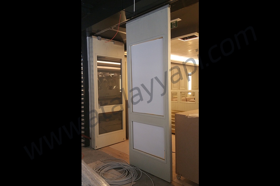 La Petite Masion Cam Cama Kayar Toplanır Üretimi