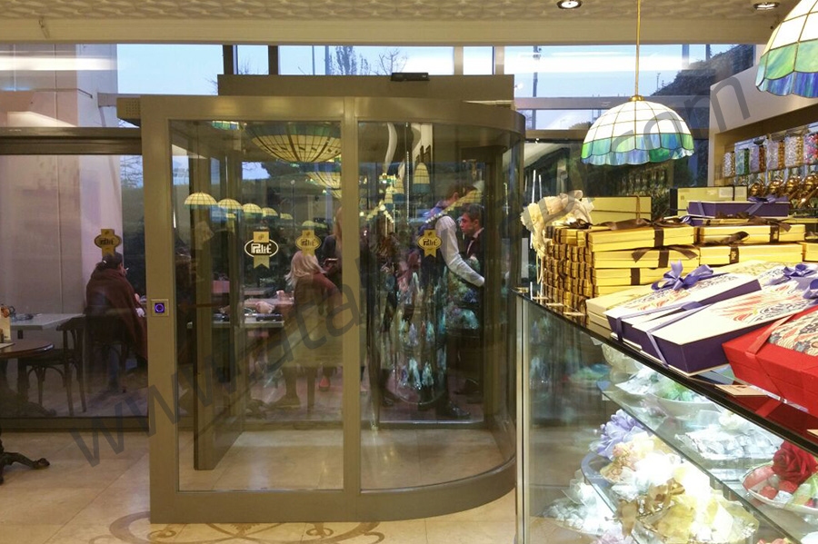 Pelit Pastaneleri Alüminyum Isı Yalıtımlı Kapı Üretimi